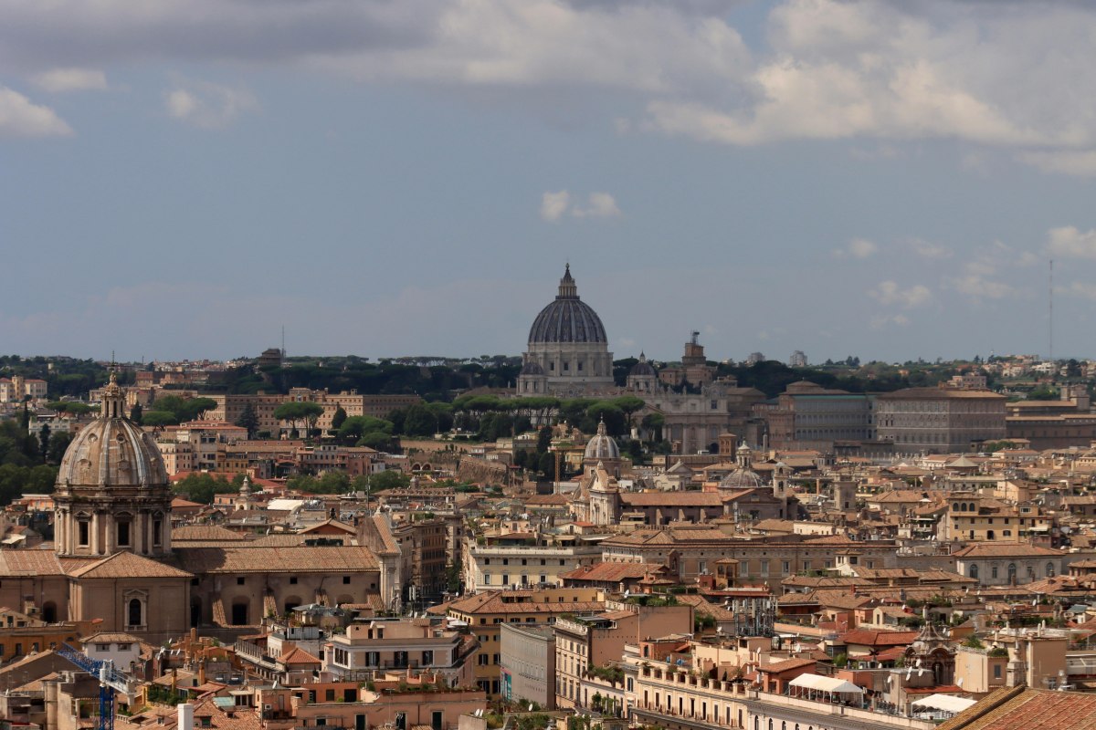 ING, UniCredit finance Retelit data centres